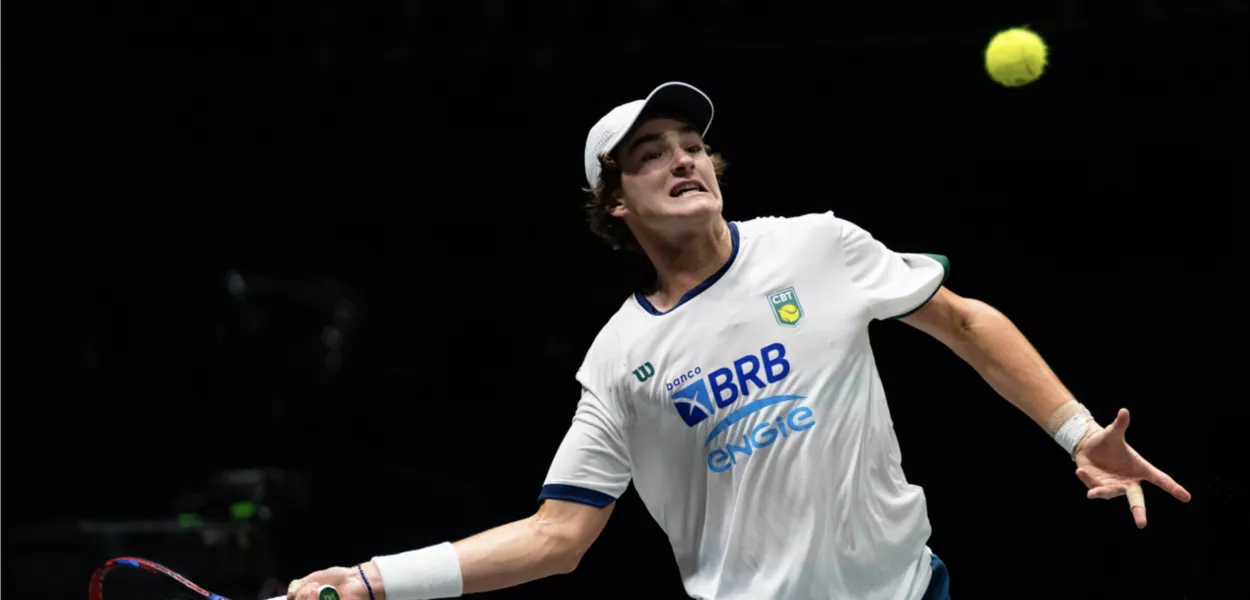 João Fonseca treina para a Copa Davis