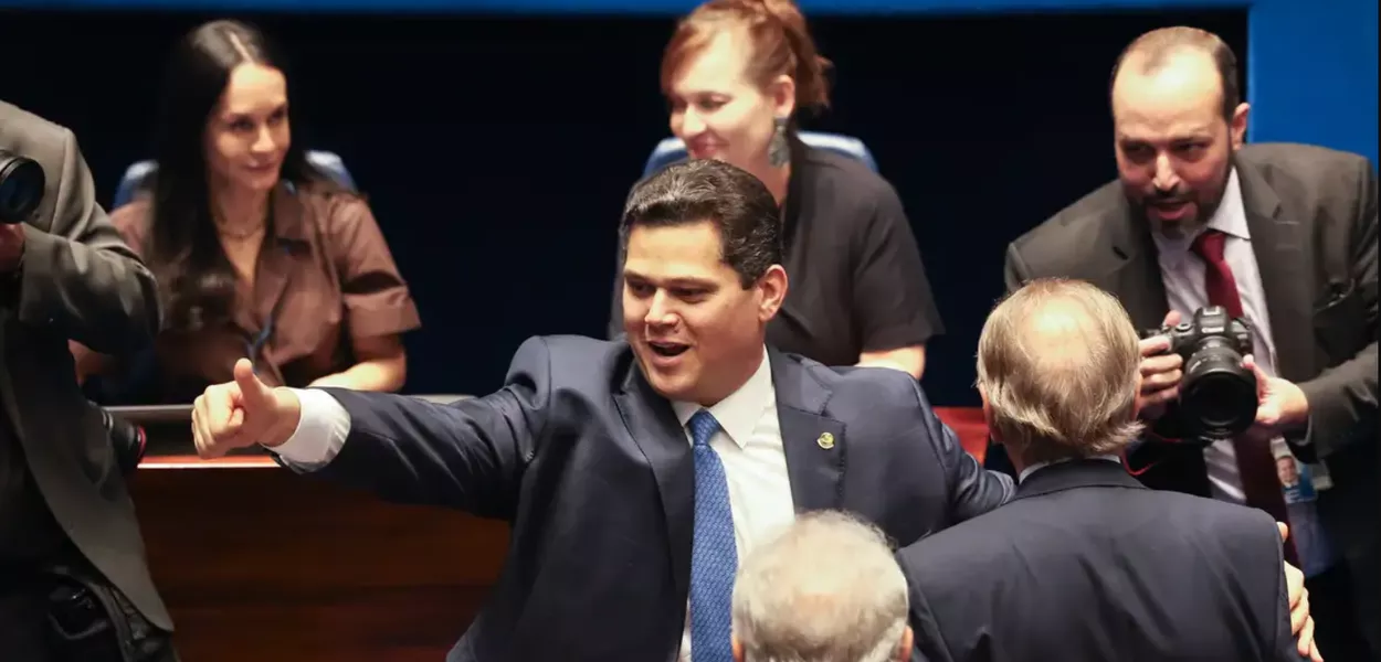 Davi Alcolumbre é eleito presidente do Senado
