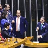 Hugo Motta é eleito presidente da Câmara com 444 votos e promete fortalecer a autonomia do Legislativo