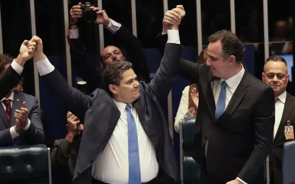Davi Alcolumbre comemora vitória no Senado