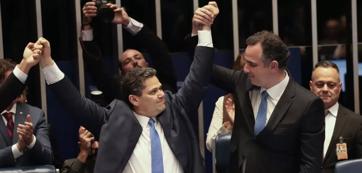 Davi Alcolumbre comemora vitória no Senado