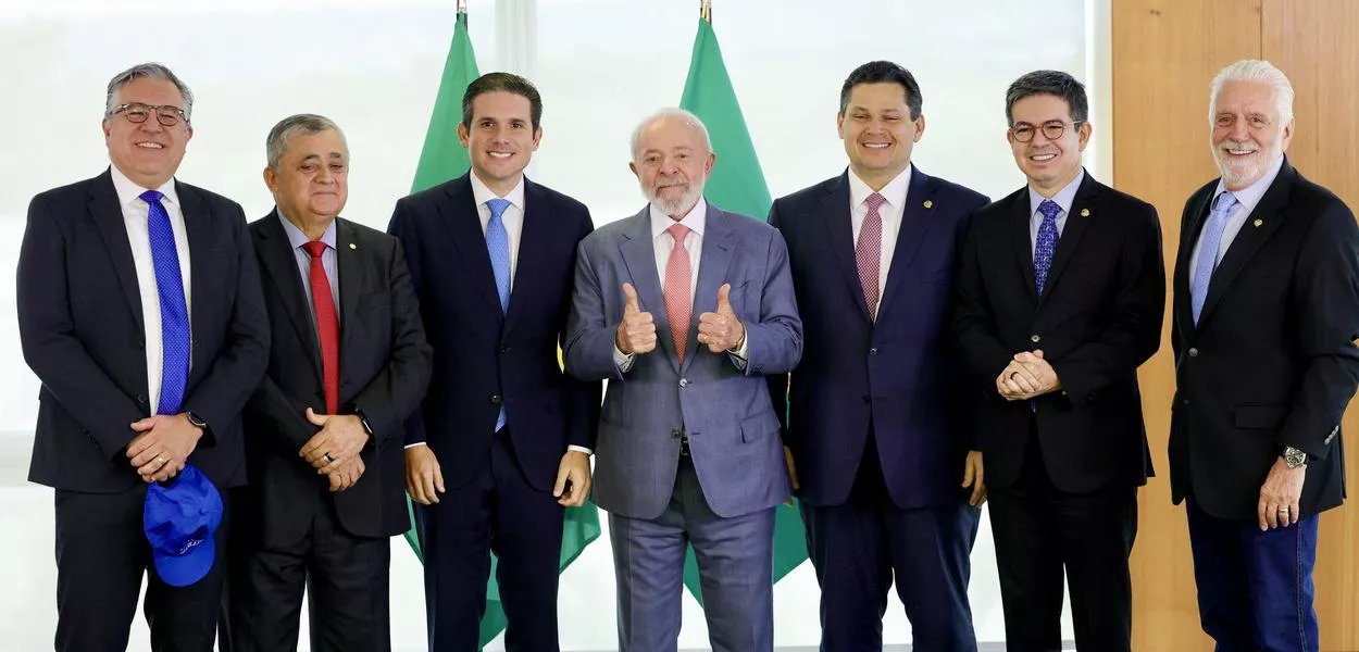 Alexandre Padilha, José Guimarães, Hugo Motta, Lula, Davi Alcolumbre, Randolfe Rodrigues e Jaques Wagner
