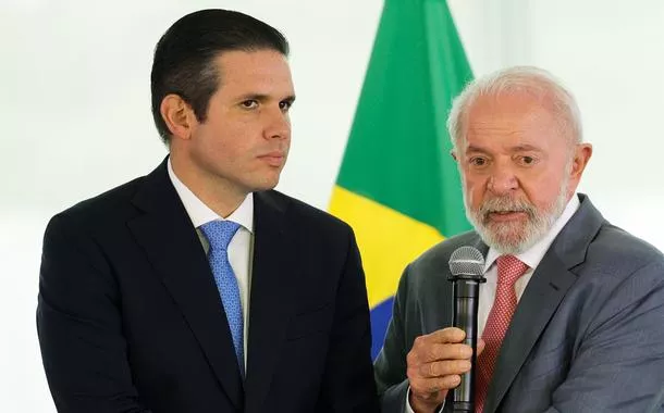 Lula se reúne com Hugo Motta para discutir reforma do IR e MP do setor elétrico
