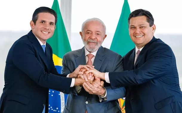Lula recebe Hugo Motta e Alcolumbre e promete "convivência exemplar" entre Executivo e Legislativo