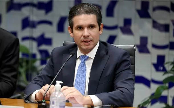 Hugo Motta não assume compromisso para votação urgente da PEC do Semipresidencialismo na Câmara