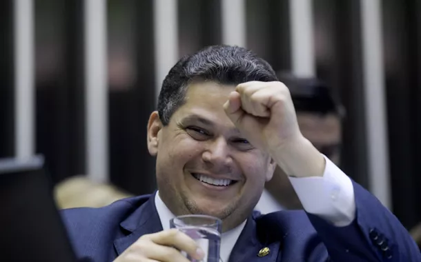 Alcolumbre defende respeito ao STF, mas sem cerceamento a emendas