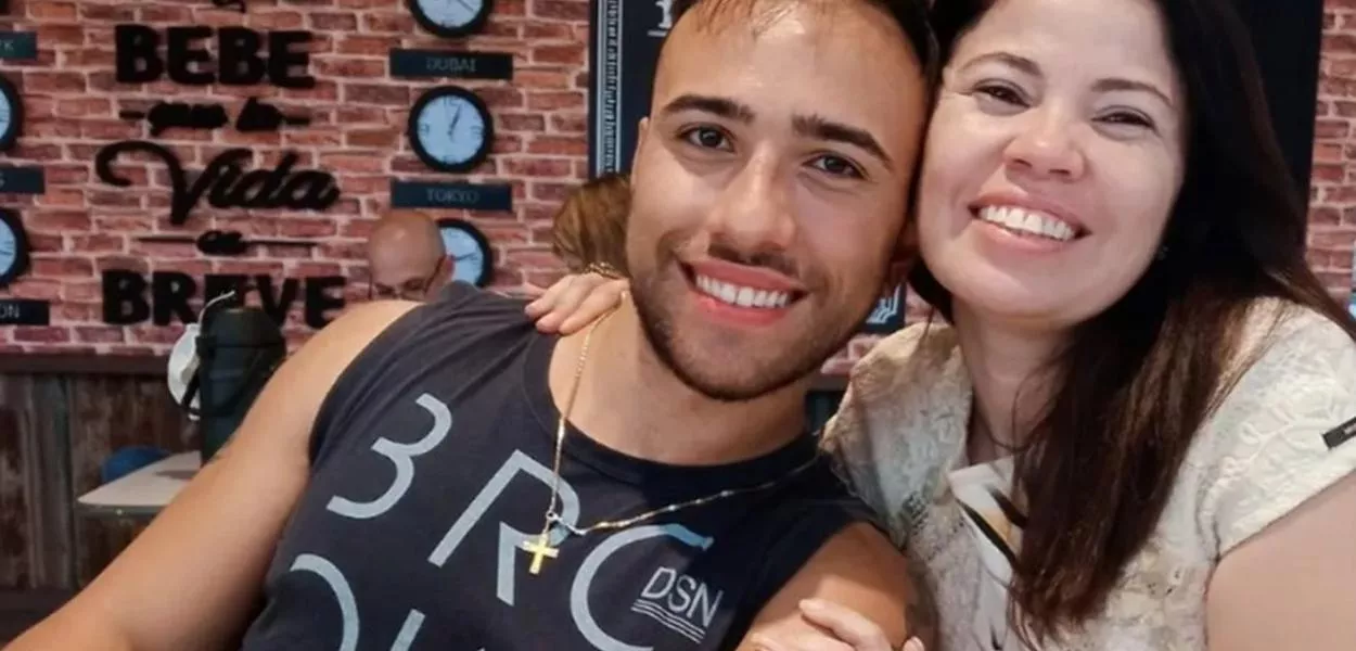 Antonio Augusto Streski Manjinski com a mãe, Isabel Streski