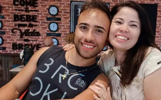 Antonio Augusto Streski Manjinski com a mãe, Isabel Streski