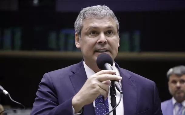 Lindbergh diz que prisão de Bolsonaro está próxima e rejeita tentativas de anistia