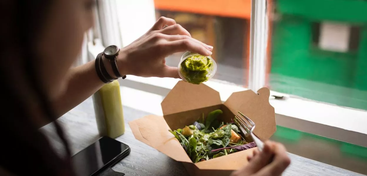 Restaurantes e consumidores alertam para risco de colapso no setor de delivery com imposição de taxa mínima de entrega