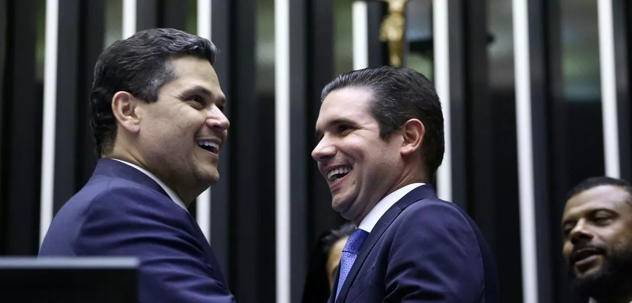 Motta garante "compromisso" de Alcolumbre com o fim da escala 6x1