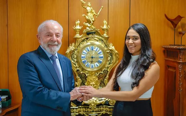 Lula e uma estudante 