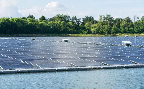Itaipu avança em inovação com usina solar flutuante no reservatório