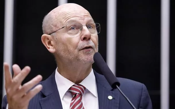 Plano da direita no Congresso pode inviabilizar isenção do IR de até R$ 5 mil, alerta Bohn Gass