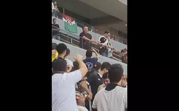Jair Bolsonaro é hostilizado por torcedores do Vasco no Mané Garrincha