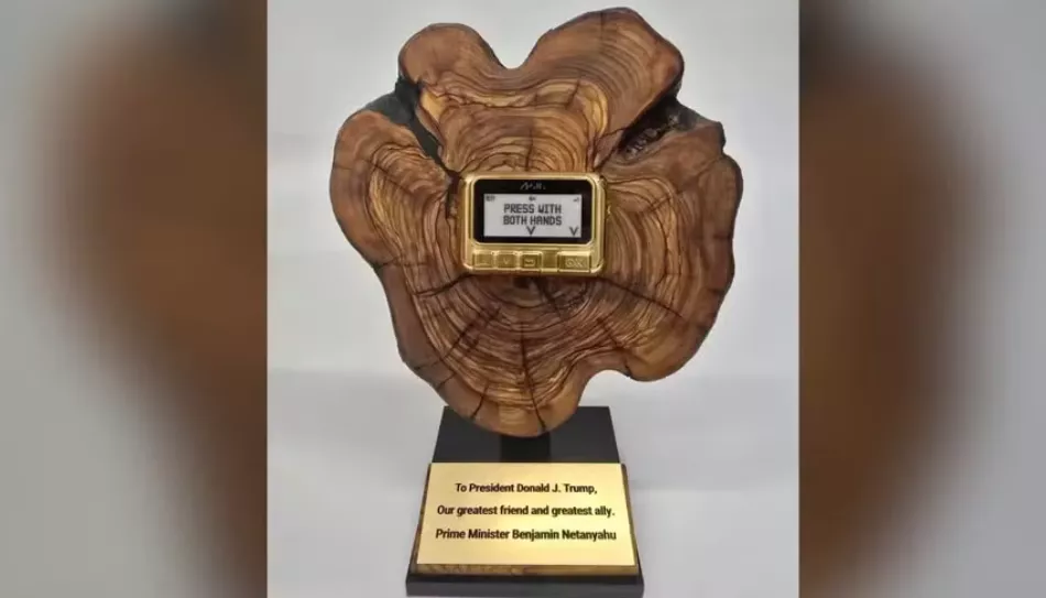 Pager de ouro presenteado por Netanyahu