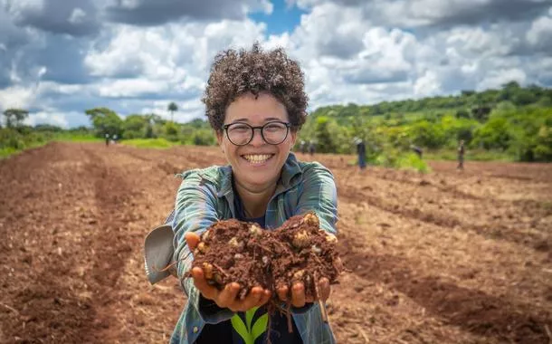 Bióloga impulsiona comércio justo de sementes nativas do Brasil