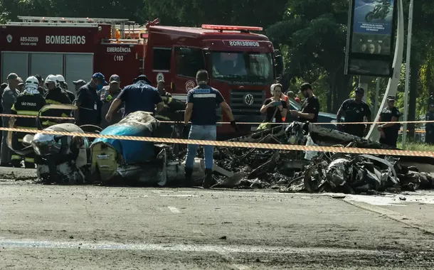 Cenipa inicia investigação sobre queda de avião em São Paulo