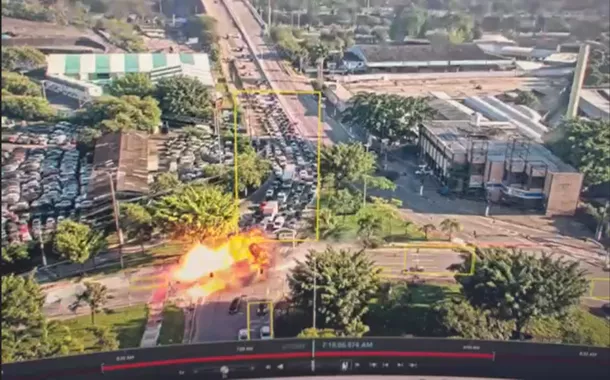 Veja o momento exato da queda de avião em avenida de São Paulo (vídeo)