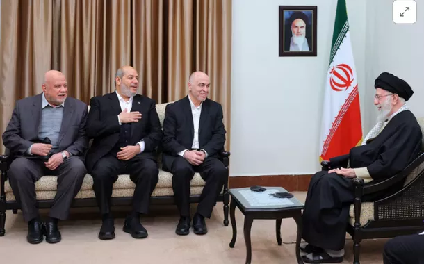 Líder iraniano se reúne com altos dirigentes do Hamas e diz que Movimento derrotou regime sionista e EUA