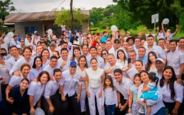 Após votar, líder correísta Luisa González denuncia irregularidades nas eleições do Equador