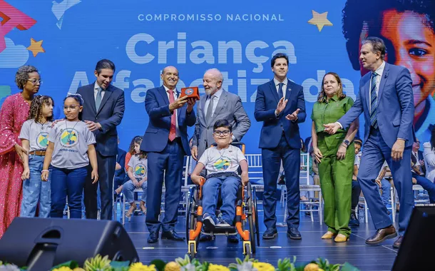 Lula cobra compromisso após fala de Hugo Motta sobre educação