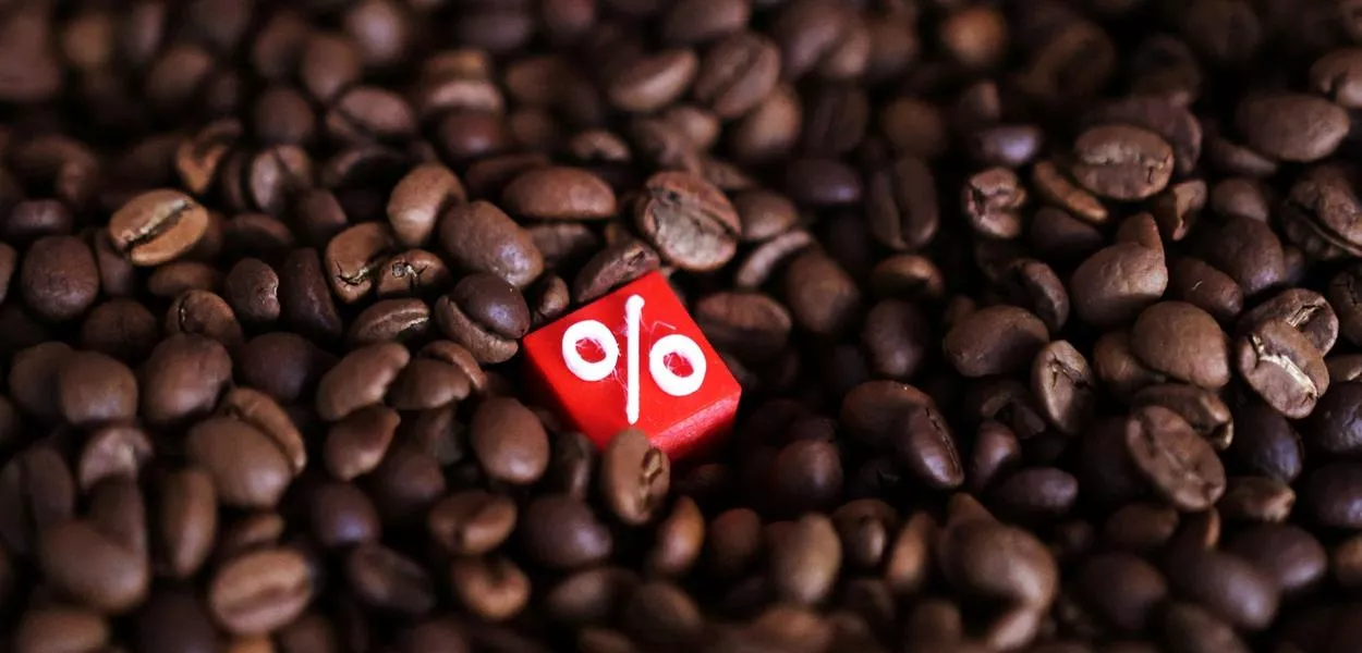 Ilustração com grãos de café
