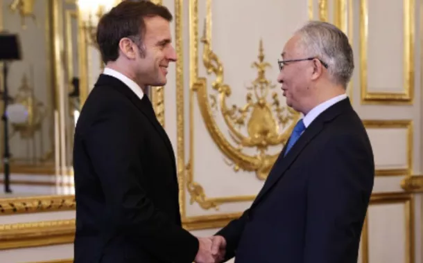 Termina em Paris cúpula sobre Inteligência Artificial
