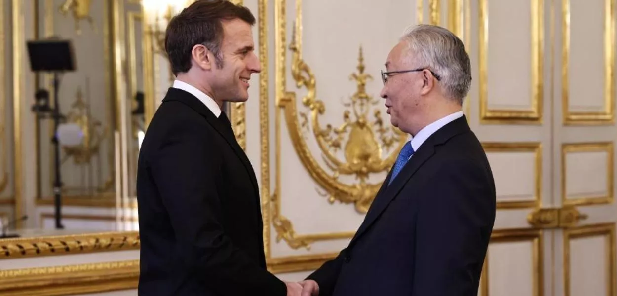 Emmanuel Macron e Zhang Guoqing