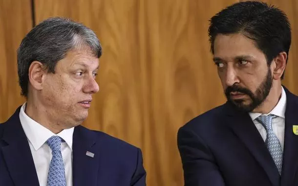 Tarcísio de Freitas (à esq.) e Ricardo Nunes