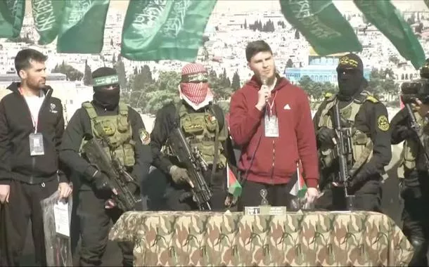 Grupo Hamas libertando reféns