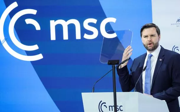 JD Vance diz que a Ucrânia não existiria sem a generosidade dos EUA