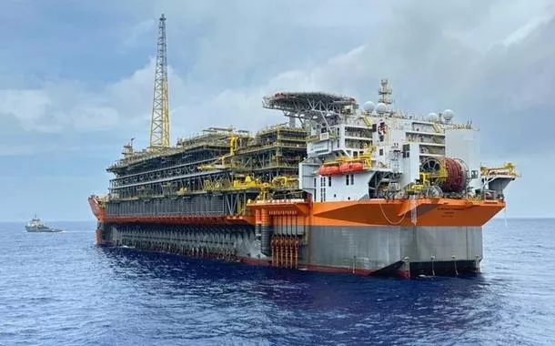 Maior plataforma de petróleo do Brasil dá início às operações no Campo de Búzios