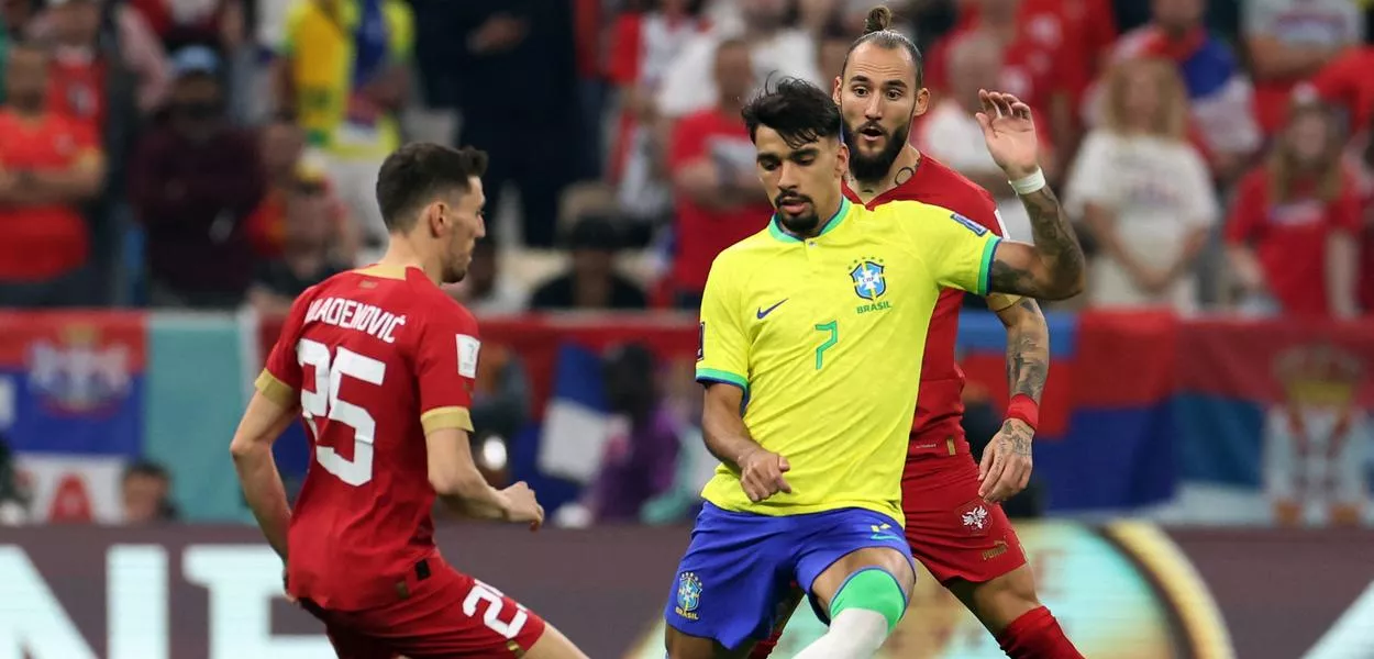Lucas Paquetá durante partida do Brasil contra a Sérvia na Copa do Mundo