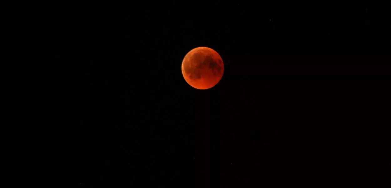 Lua vermelha