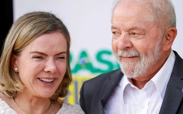 Gleisi: 'Lula continua sendo a única liderança capaz de conduzir o Brasil. É nos momentos difíceis que um líder se revela'