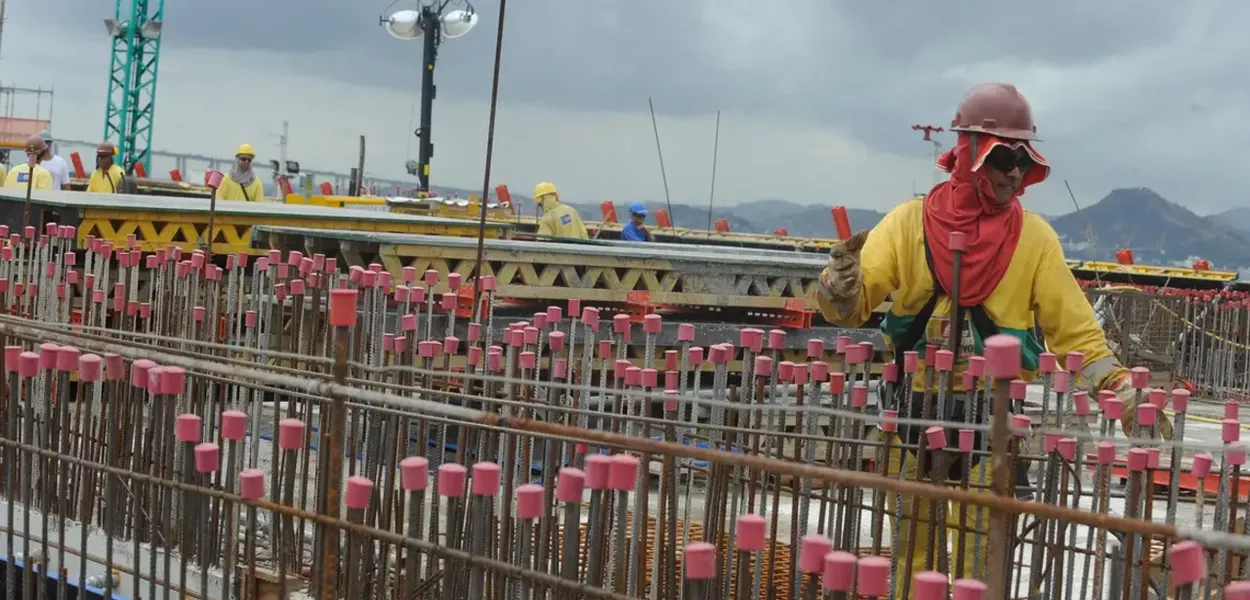 Governo quer usar R$ 160 bi do FGTS para investir em habitação e infraestrutura