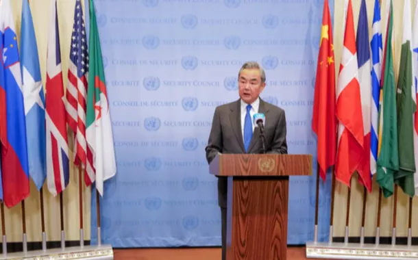 Chanceler chinês pede verdadeiro multilateralismo e sistema de governança global mais equitativo
