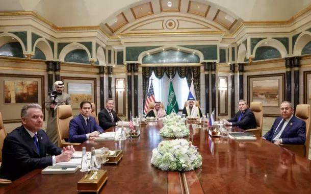 Rússia e EUA retomam hoje diálogo estratégico em reunião na Arábia Saudita