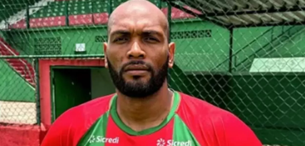 Goleiro Tom Cristian