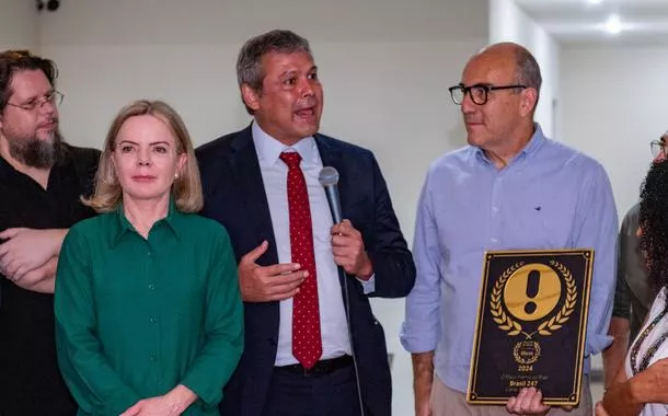 “No momento mais difícil da nossa história, vocês tiveram coragem”, diz Lindbergh Farias sobre o 247