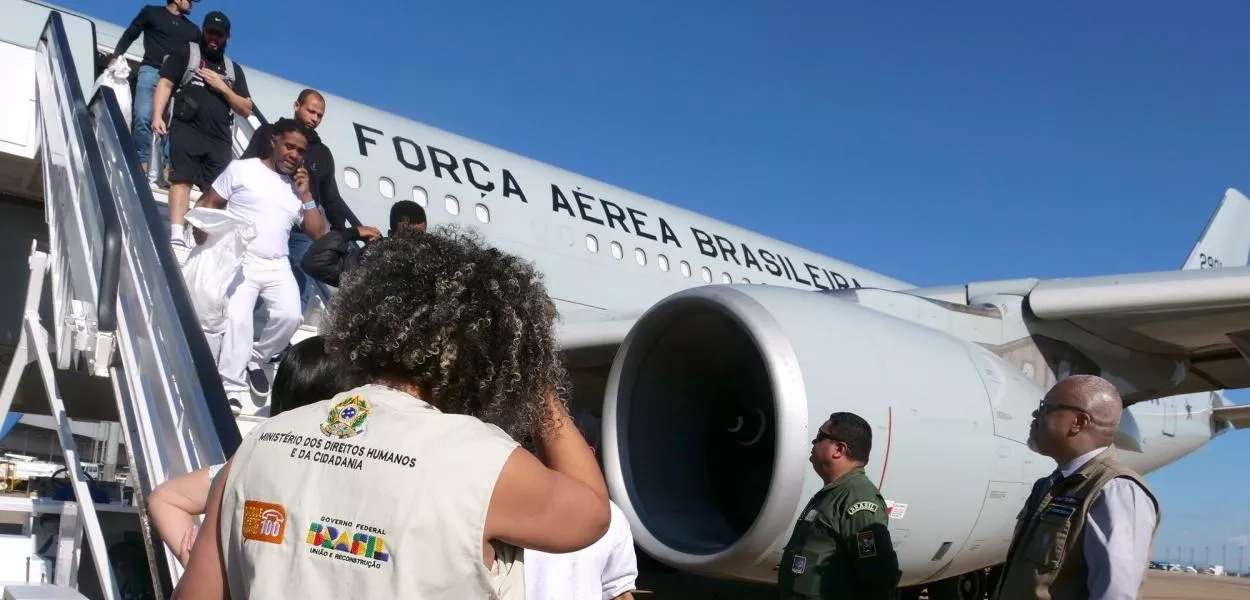 Governo Federal recebe voo de repatriados brasileiros vindos dos EUA