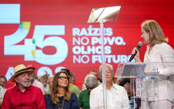 Gleisi: “mataram o PT muitas vezes nos editoriais, mas não conseguiram tirar Lula da memória do povo"