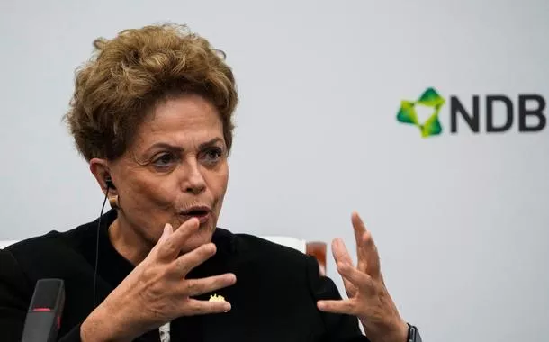 Dilma é internada em hospital de Xangai com pressão alta e tonturas