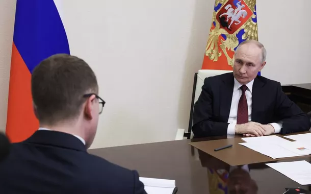 Putin elogia postura "racional" de Trump, prevê parceria com os EUA e vê Zelensky como fator de desintegração da Ucrânia