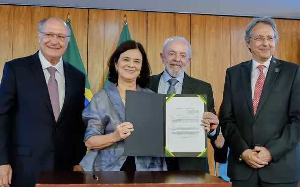 25.02.2025 - Cerimônia de assinatura de parcerias para fortalecimento da produção e inovação de vacinas e biofármacos - Palácio do Planalto, Brasília (DF)