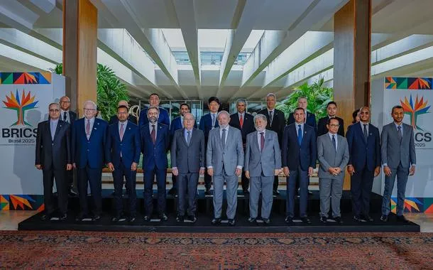 Lula junto com outras lideranças durante a Abertura da Primeira Reunião de Sherpas da presidência brasileira do BRICS. Palácio do Itamaraty, Brasília - DF