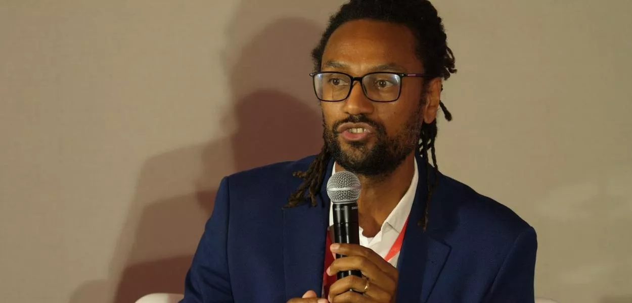 O diretor de Litigância e Incidência da Conectas Direitos Humanos, Gabriel Sampaio, fala no painel "O Combate ao Racismo e ao Encarceramento em Massa", durante o evento "A Política Nacional sobre Drogas: Um Novo Paradigma", realizado pelo Brasil 247, TV 247 e Consultor Jurídico, com apoio do grupo Prerrogativas - Brasília (DF) - 18/02/2025