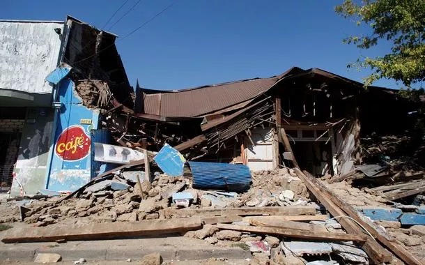 Local destruído por terremoto em Talca, no Chile
 28/2/2010  REUTERS/Enrique Marcarian