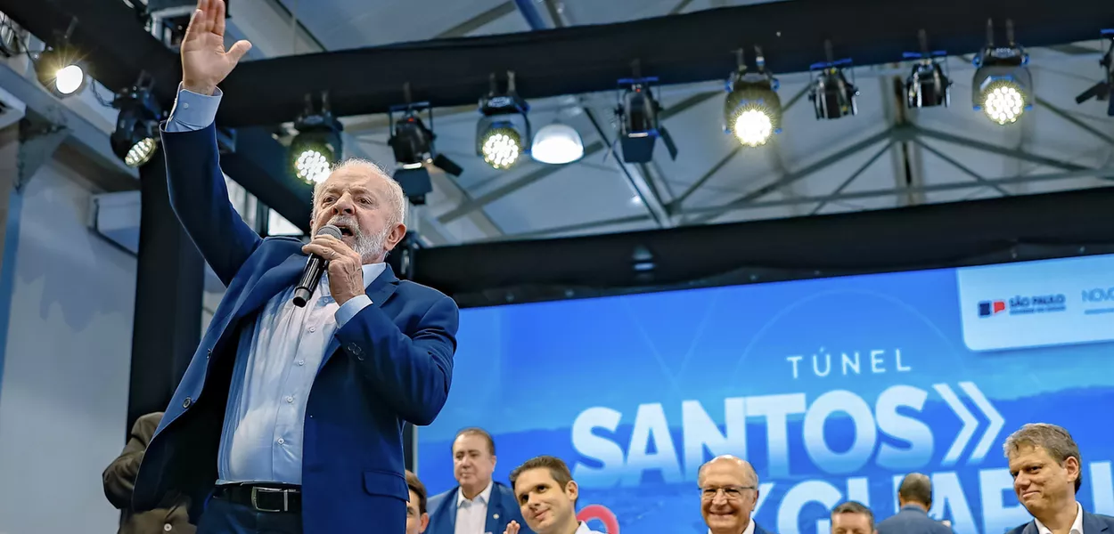 Lula - 27.02.2025 - Cerimônia de lançamento do edital de concessão do Túnel Submerso Santos-Guarujá - Parque Valongo, Armazém 4, Santos (SP)